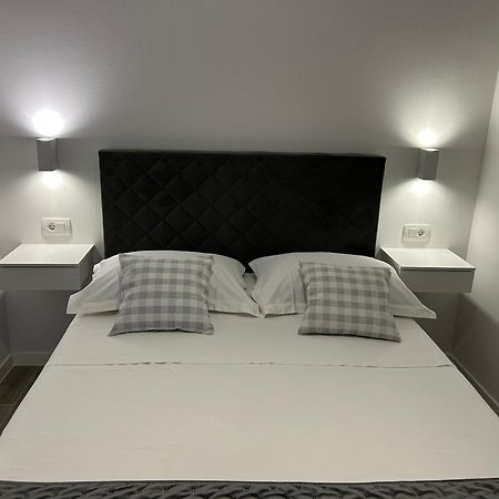 Apartmani Milka I Jozo أوميس الغرفة الصورة