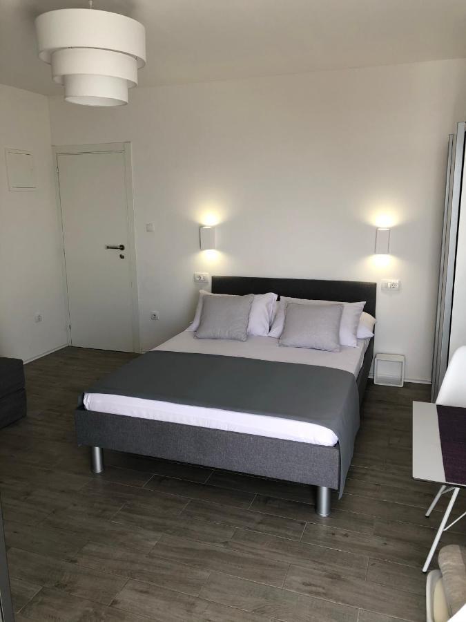 Apartmani Milka I Jozo أوميس المظهر الخارجي الصورة