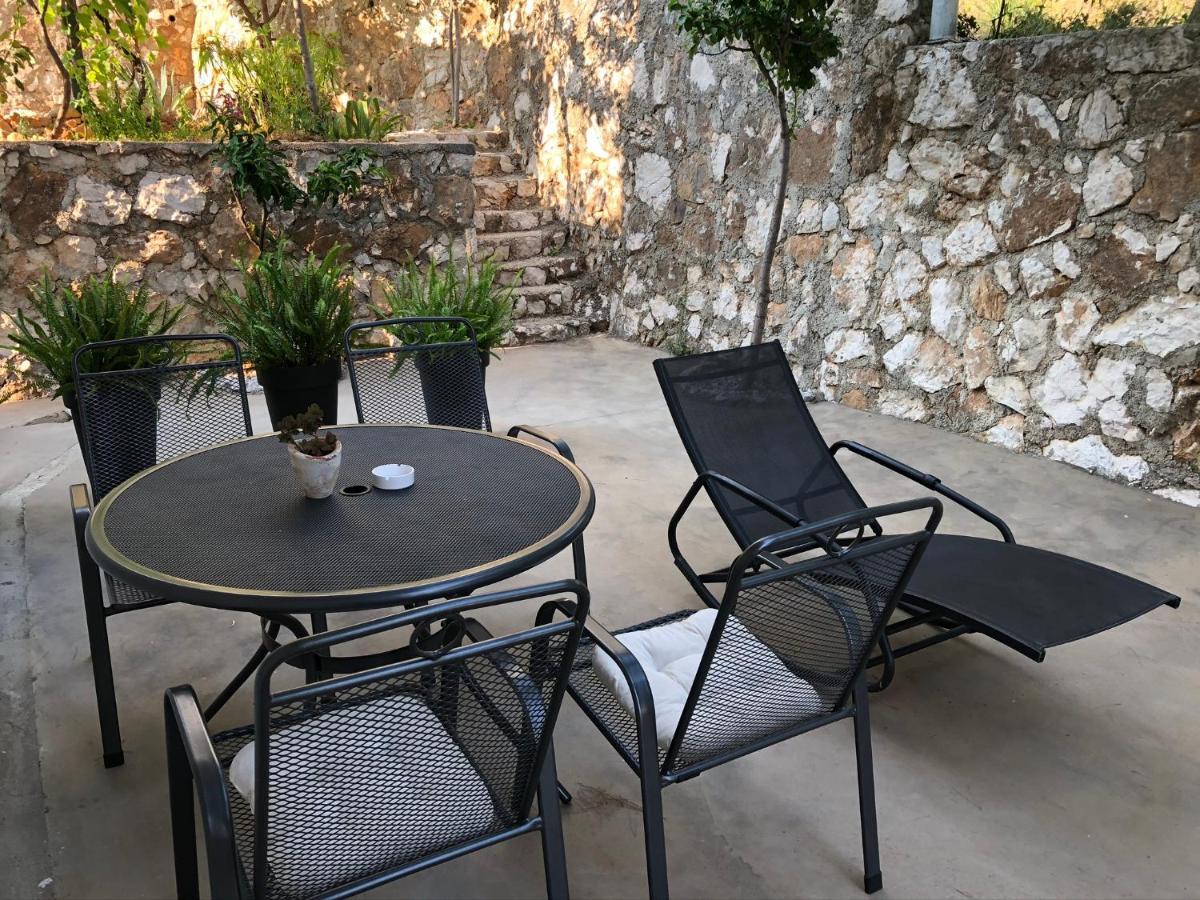 Apartmani Milka I Jozo أوميس المظهر الخارجي الصورة