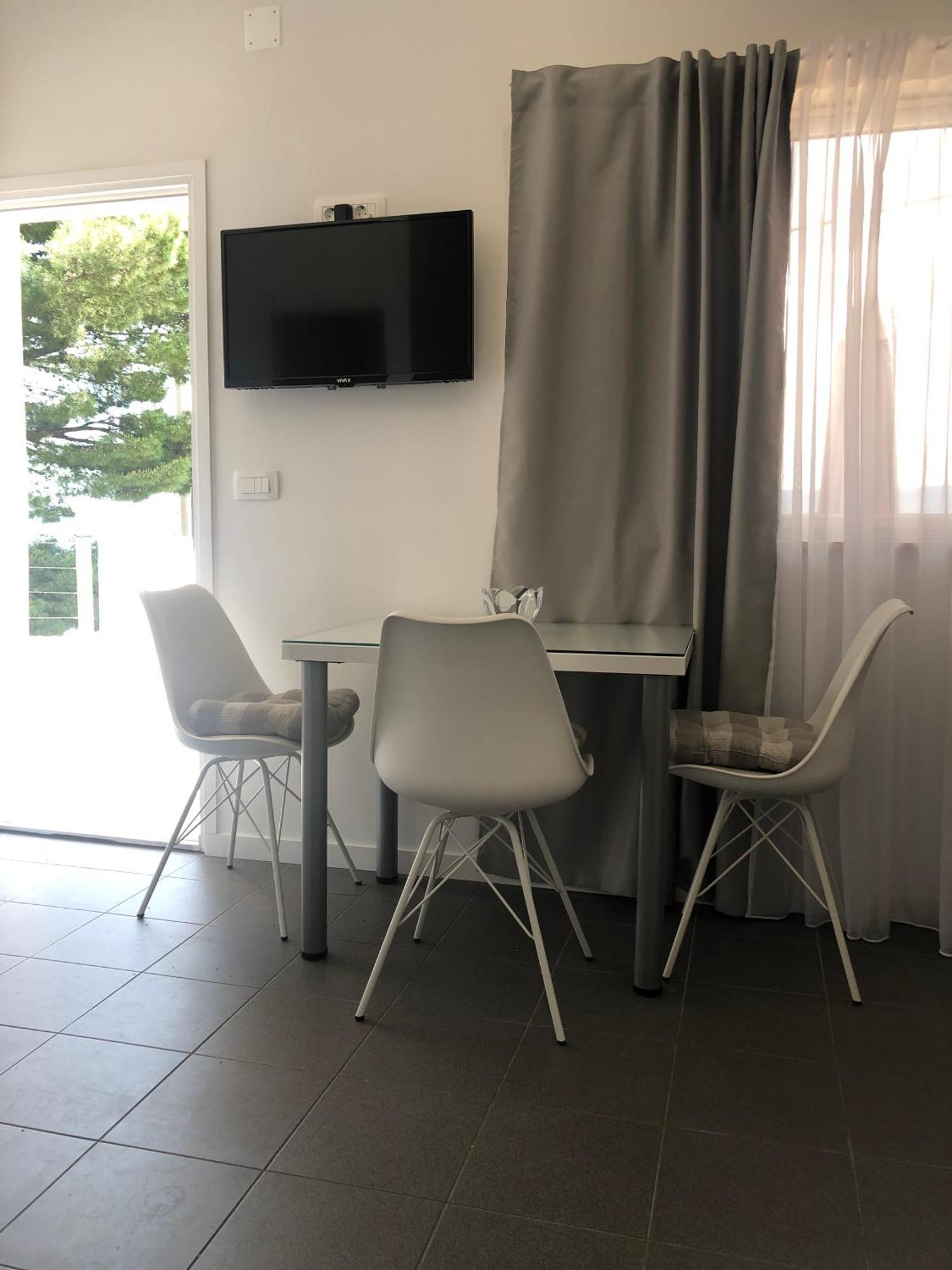 Apartmani Milka I Jozo أوميس المظهر الخارجي الصورة