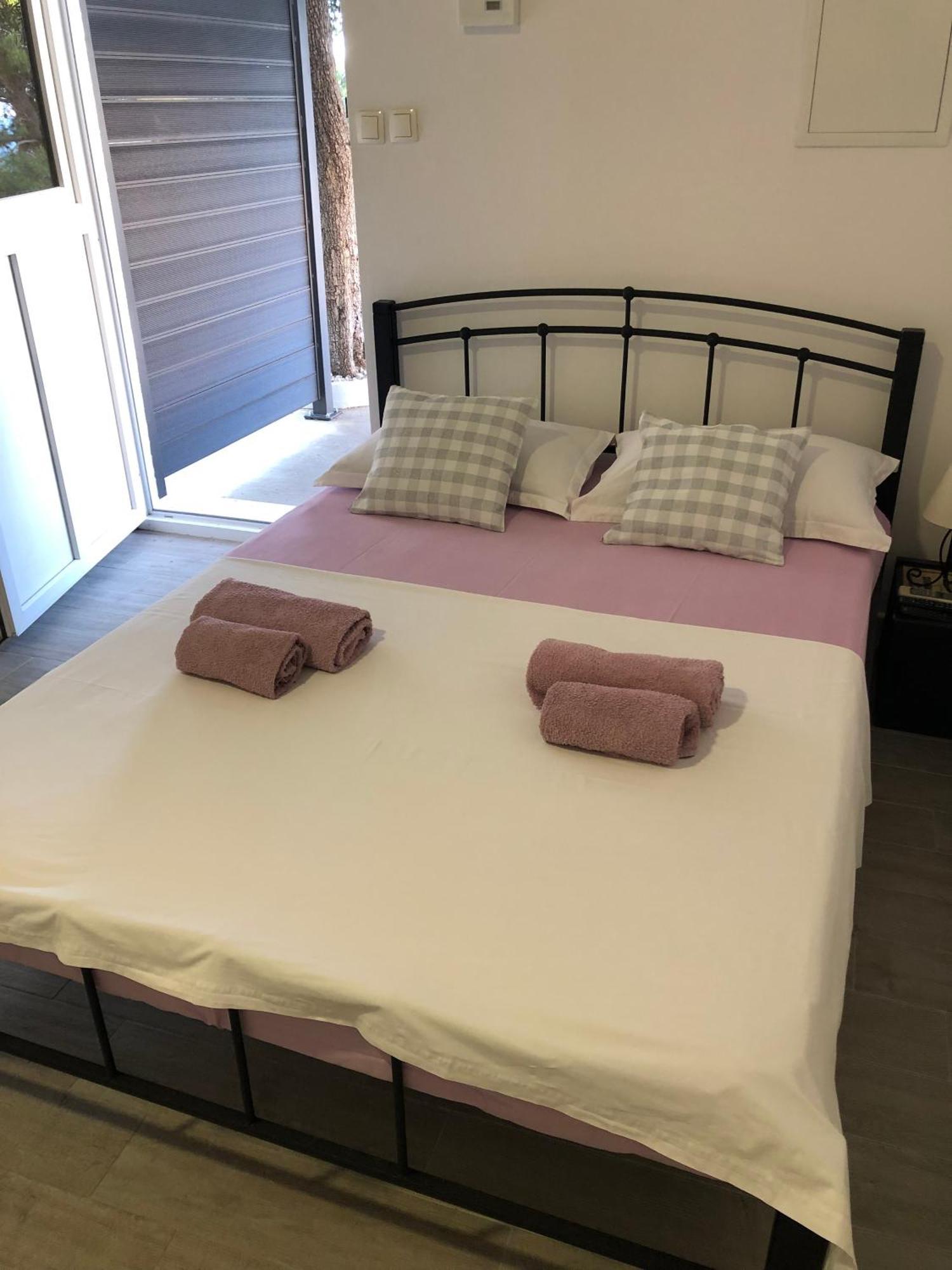 Apartmani Milka I Jozo أوميس الغرفة الصورة