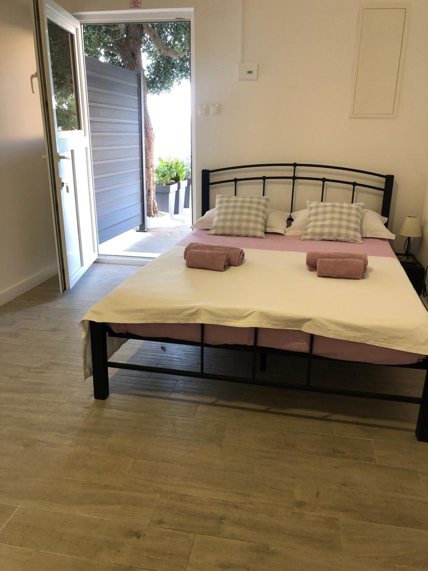 Apartmani Milka I Jozo أوميس الغرفة الصورة