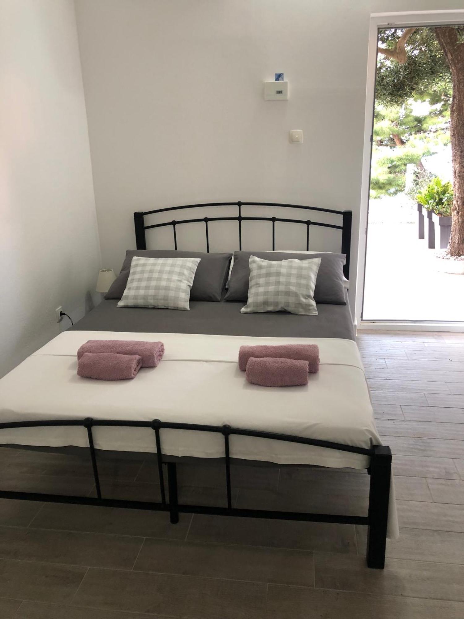 Apartmani Milka I Jozo أوميس الغرفة الصورة