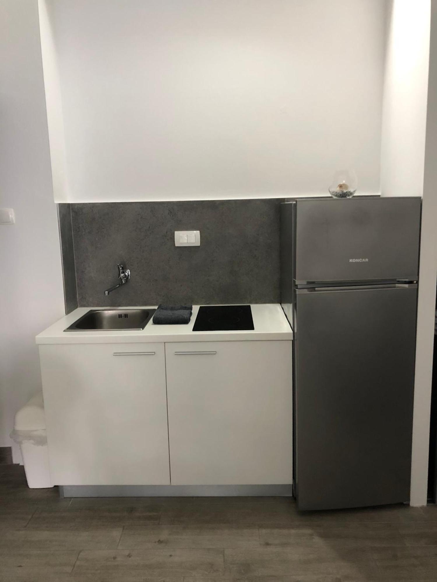 Apartmani Milka I Jozo أوميس الغرفة الصورة