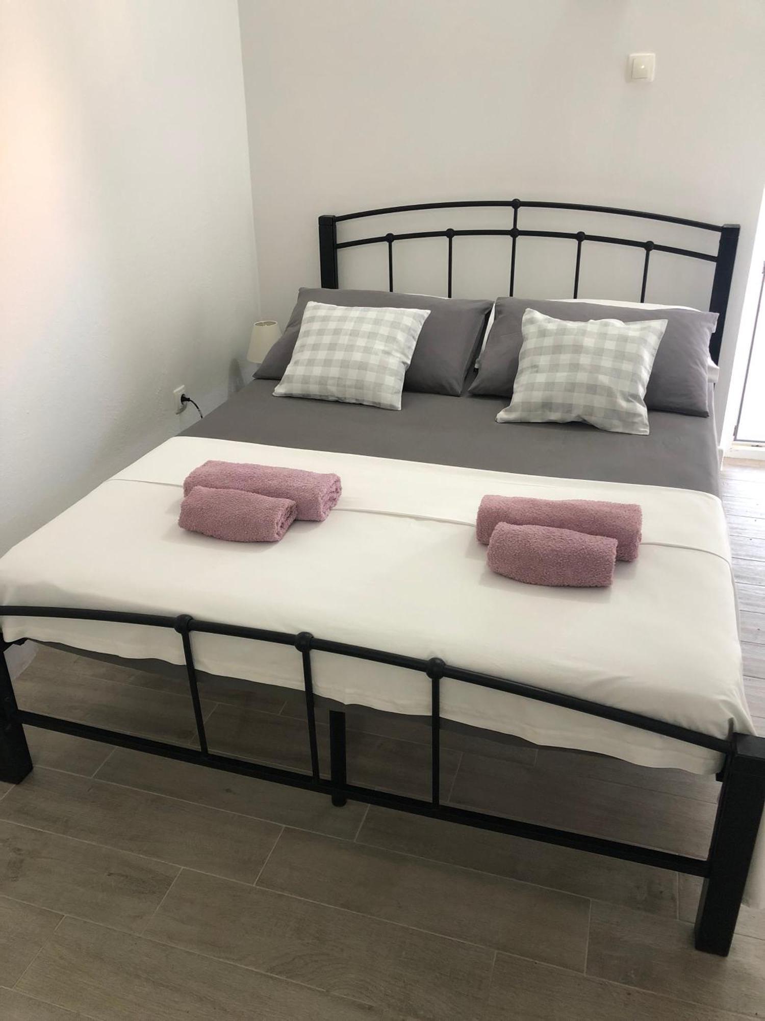 Apartmani Milka I Jozo أوميس الغرفة الصورة