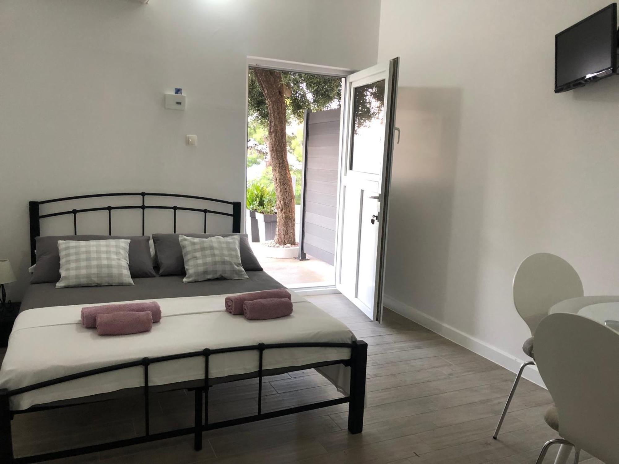 Apartmani Milka I Jozo أوميس الغرفة الصورة