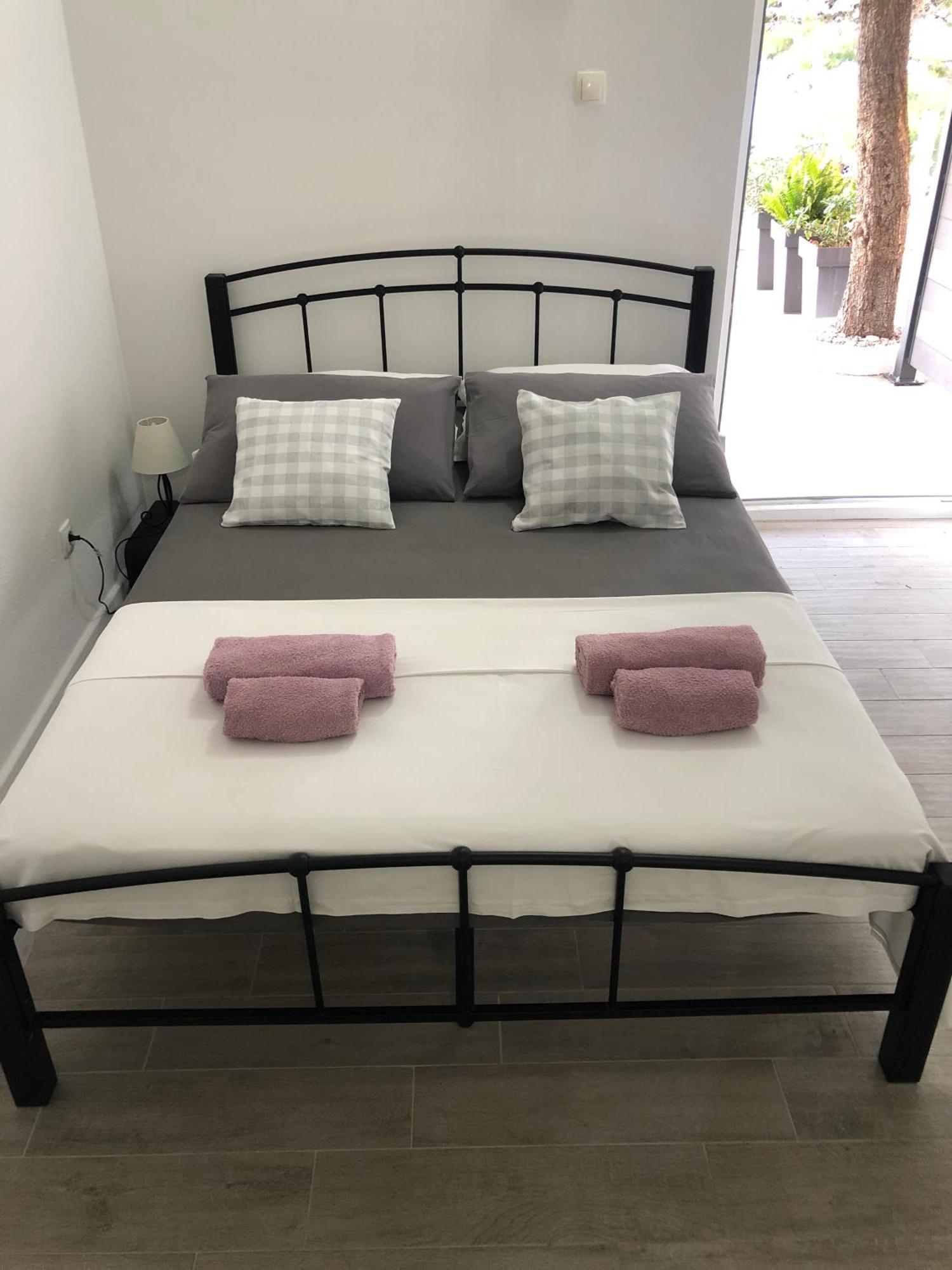 Apartmani Milka I Jozo أوميس الغرفة الصورة