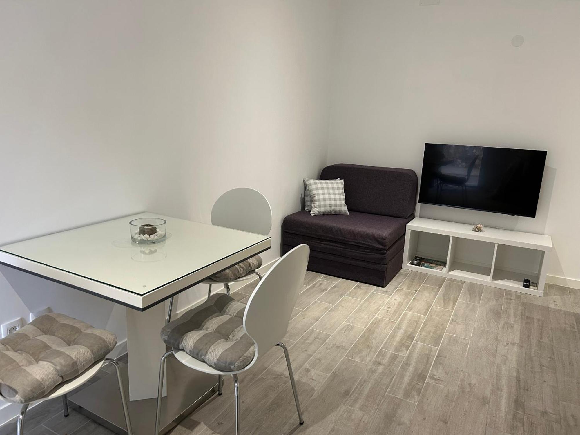 Apartmani Milka I Jozo أوميس الغرفة الصورة